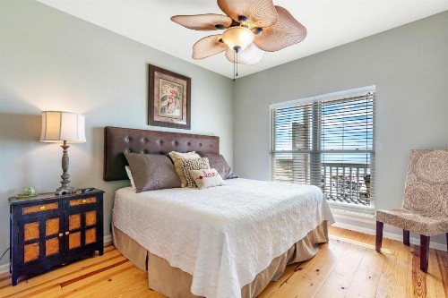 Great Location- Gulf-Front Home w/pool - Heavenly Sunset - Sleeps up to 14. - image 33