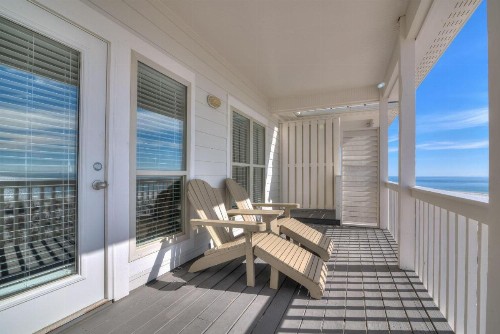 Great Location- Gulf-Front Home w/pool - Heavenly Sunset - Sleeps up to 14. - image 41