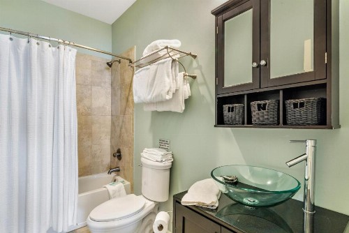 Great Location- Gulf-Front Home w/pool - Heavenly Sunrise - Sleeps up to 14. - image 15