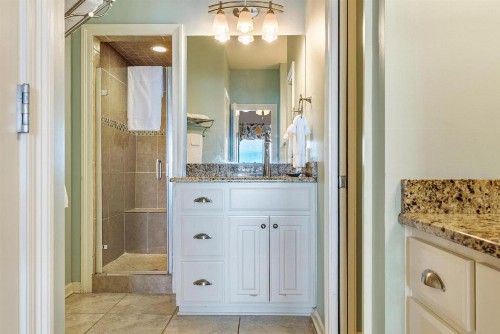 Great Location- Gulf-Front Home w/pool - Heavenly Sunrise - Sleeps up to 14. - image 33