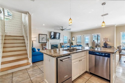 Great Location- Gulf-Front Home w/pool - Heavenly Sunrise - Sleeps up to 14. - image 39