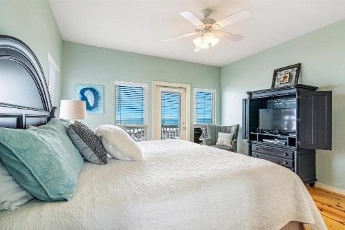 Great Location- Gulf-Front Home w/pool - Heavenly Sunrise - Sleeps up to 14. - image 6