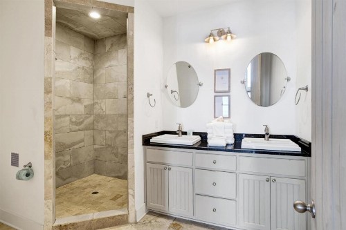 Castle in the Sand West Orange Beach AL-9 bedroom-Sleeps up to 26-Private Pool - image 19