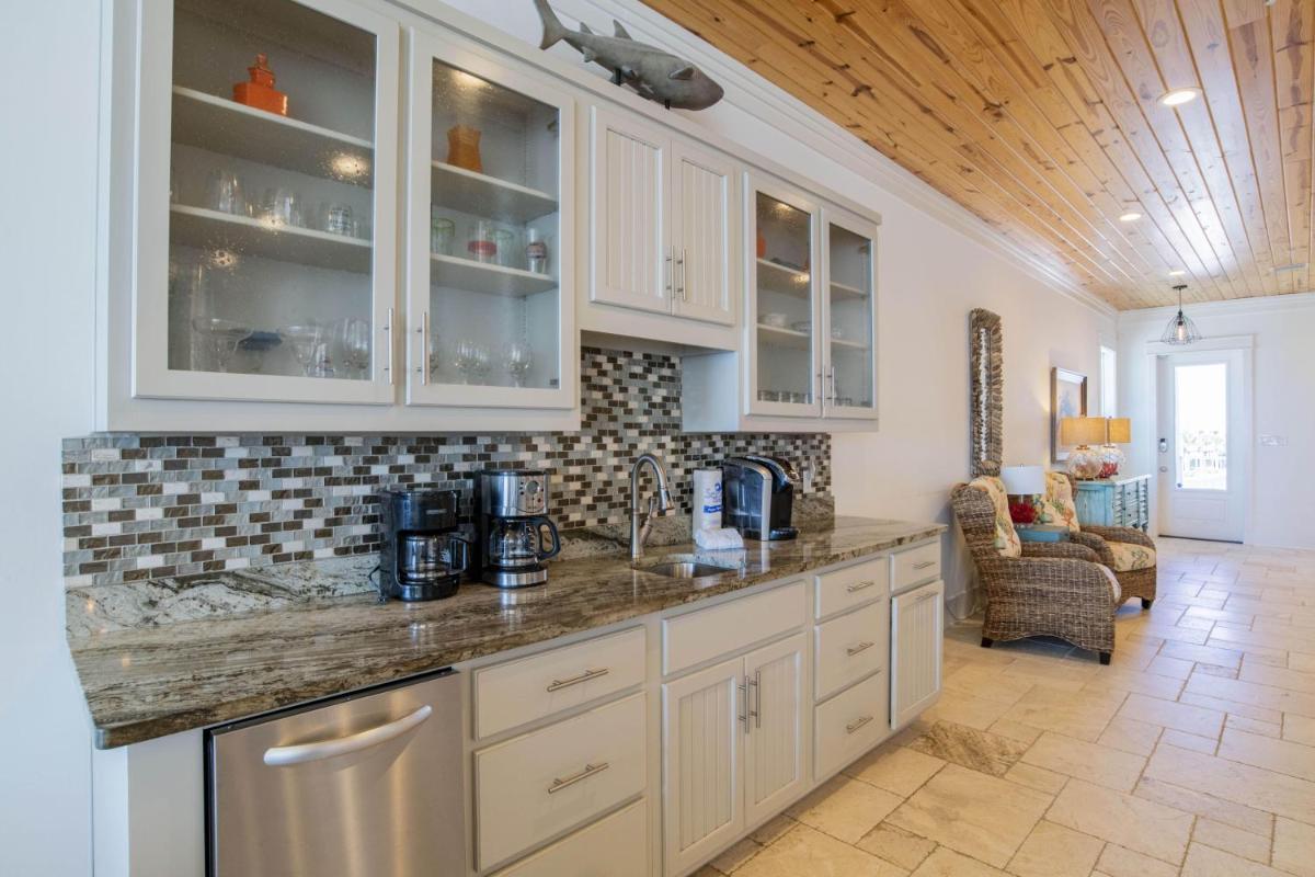 Castle in the Sand West Orange Beach AL-9 bedroom-Sleeps up to 26-Private Pool - image 2