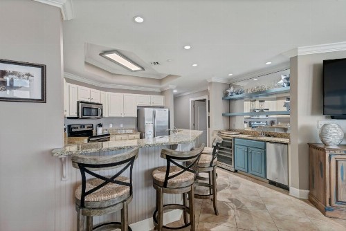 Phoenix West II Unit 1207 - image 6