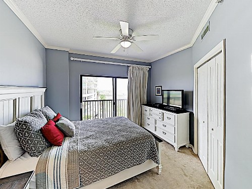 New Listing! Beachfront Corner-Unit With Pools Condo - image 2