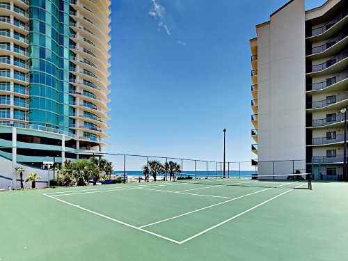 New Listing! Beachfront Corner-Unit With Pools Condo - image 9