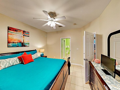 Coastal Oasis Near Beach With Pool Grill & Pond Condo - image 12