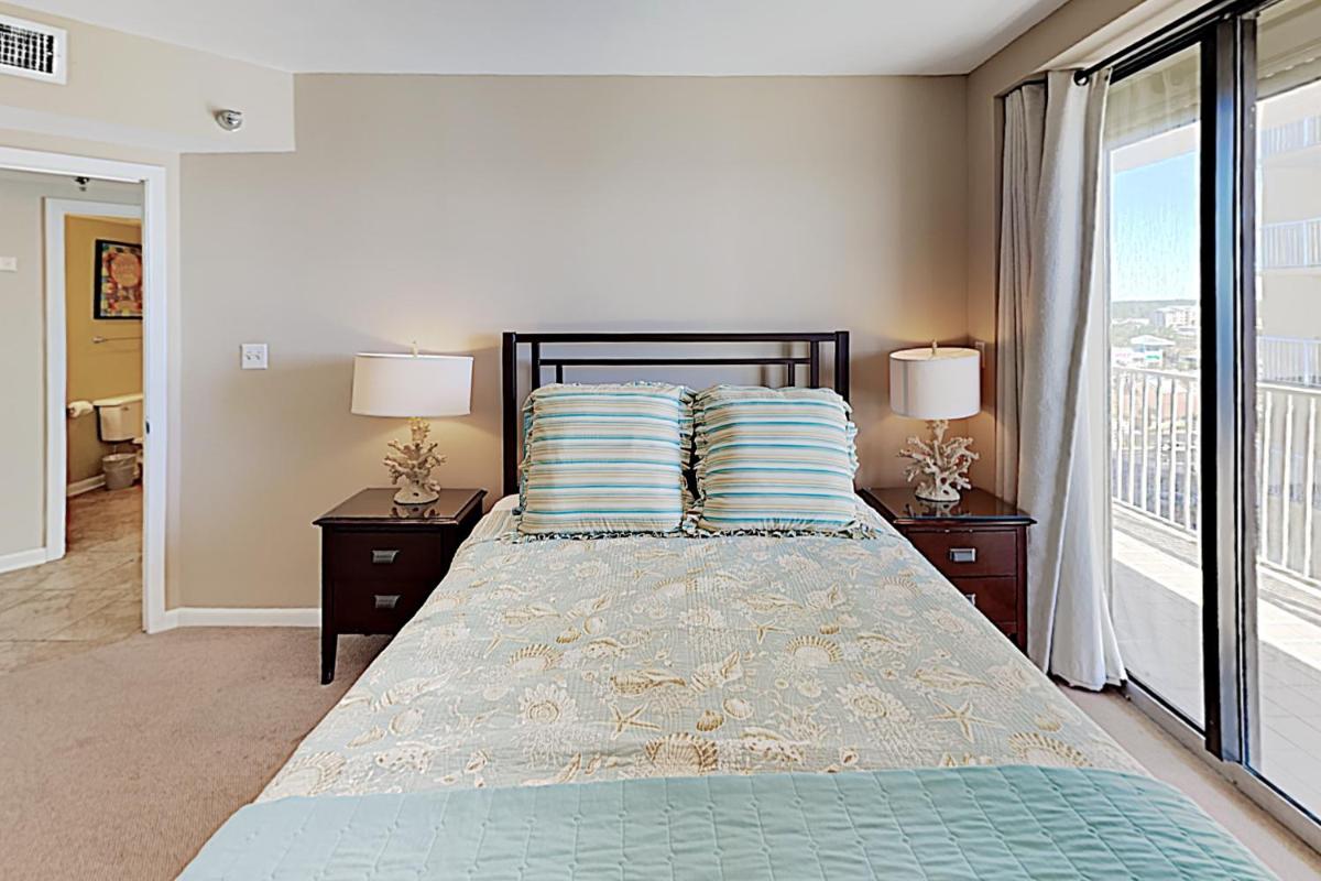 New Listing! Gulf-Front Condo With 3 Pools & Hot Tub Condo - image 4