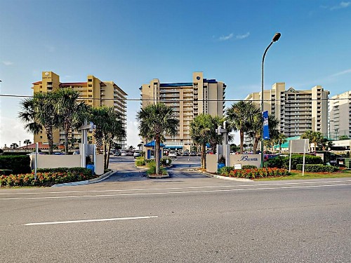 New Listing! Gulf-Front Condo With 3 Pools & Hot Tub Condo - image 6
