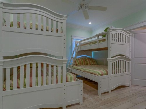 Emerald by Meyer Vacation Rentals - image 6
