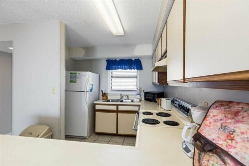 Seaside Beach & Racquet by Meyer Vacation Rentals - image 10
