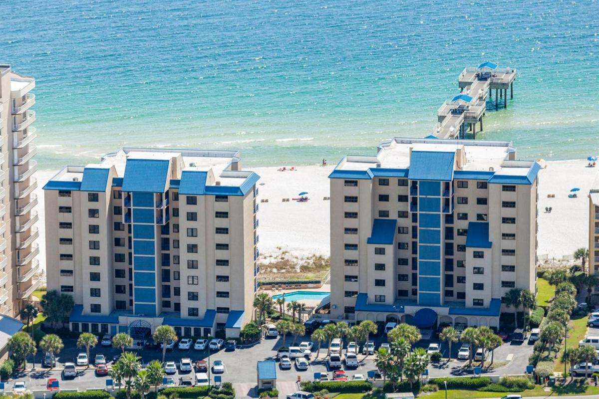 Four Seasons by Meyer Vacation Rentals - main image