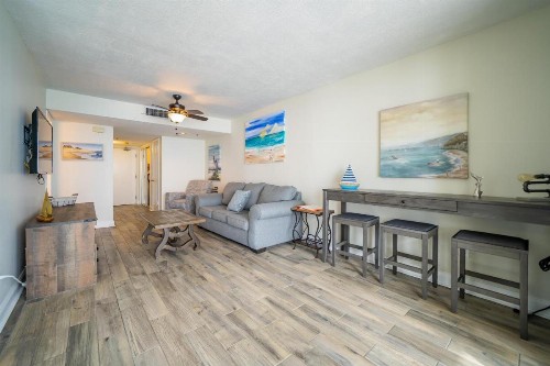 Phoenix I Unit 1104 - image 4
