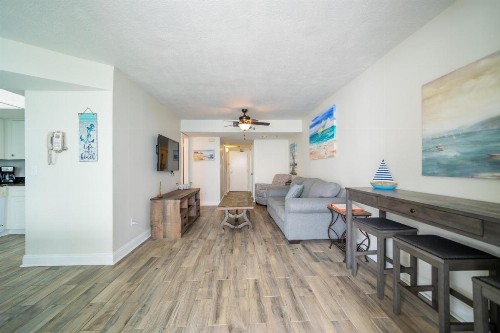 Phoenix I Unit 1104 - image 5