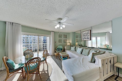 Beach-View Tradewinds Retreat Beachside Pool condo - image 11