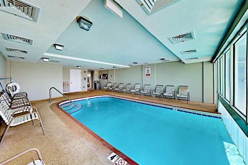 Beach-View Tradewinds Retreat Beachside Pool condo - image 2