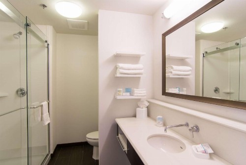Hampton Inn Orange City - image 27