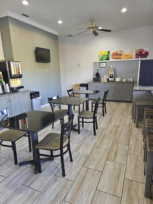 Quality Inn Orange City - image 2