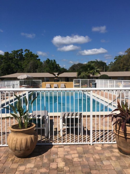 Days Inn by Wyndham Orange City/Deland - image 12