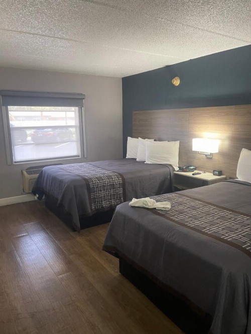 Days Inn by Wyndham Orange City/Deland - image 13