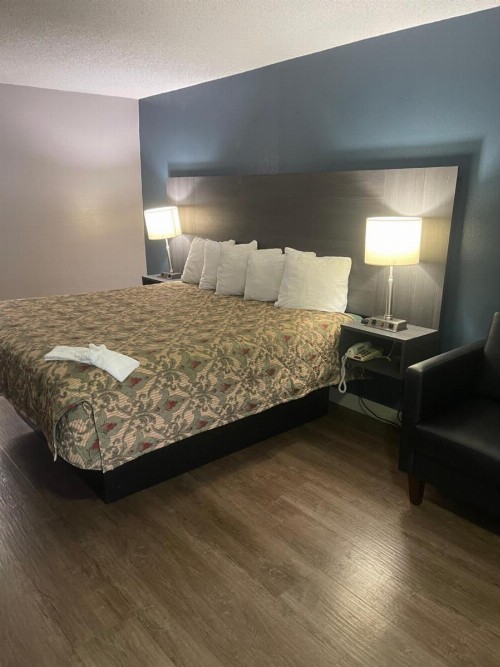 Days Inn by Wyndham Orange City/Deland - image 16