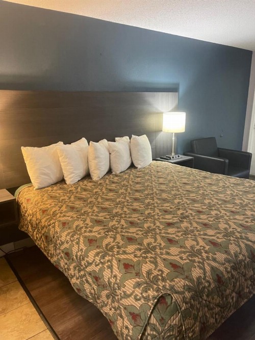 Days Inn by Wyndham Orange City/Deland - image 17