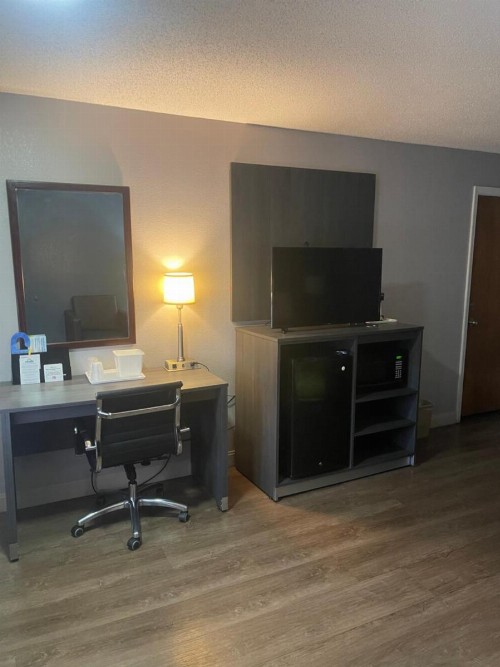 Days Inn by Wyndham Orange City/Deland - image 18