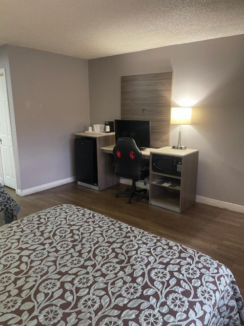 Days Inn by Wyndham Orange City/Deland - image 21