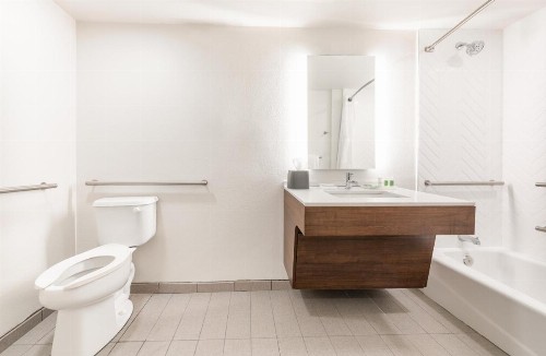 Holiday Inn Hotel & Suites - Orange Park - Wells Rd. - image 24