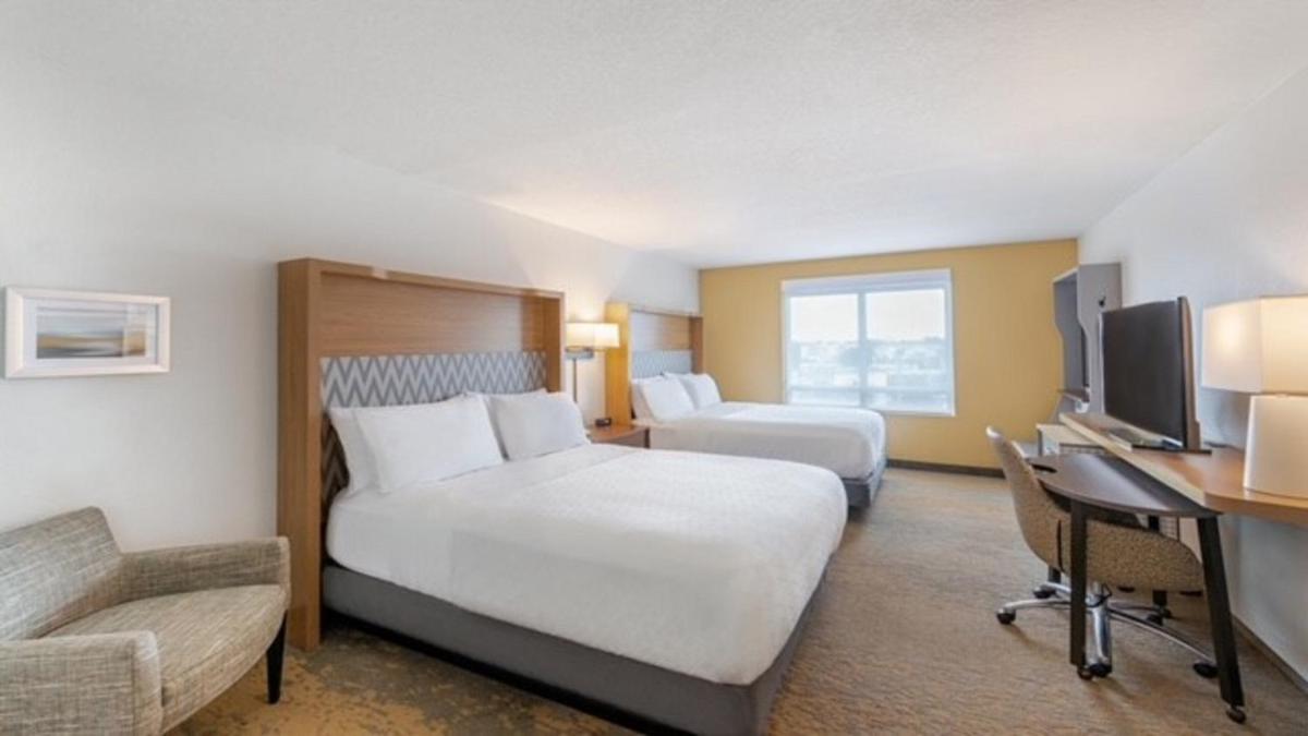 Holiday Inn Hotel & Suites - Orange Park - Wells Rd. - image 3