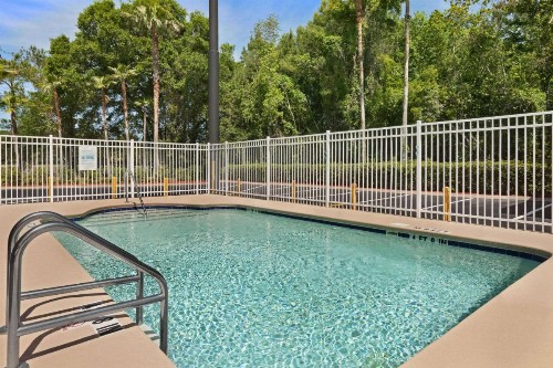 Days Inn by Wyndham Orange Park/Jacksonville - image 14