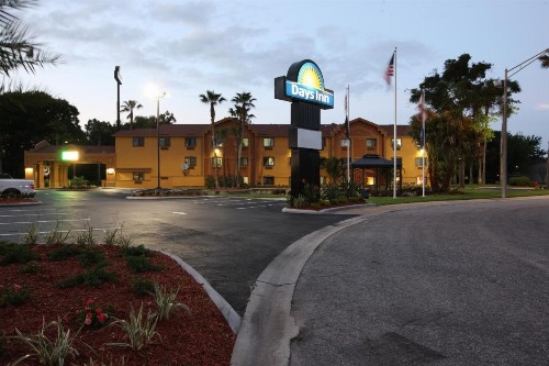 Days Inn by Wyndham Orange Park/Jacksonville - image 27