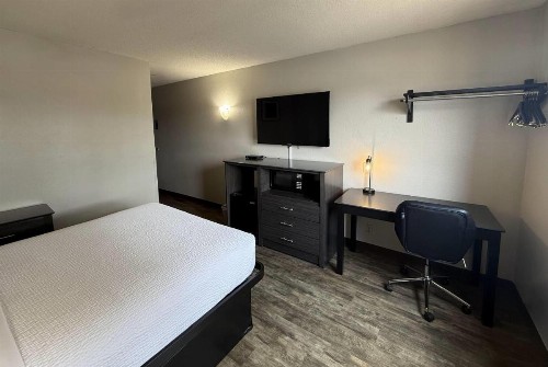 Days Inn by Wyndham Orange Park/Jacksonville - image 28