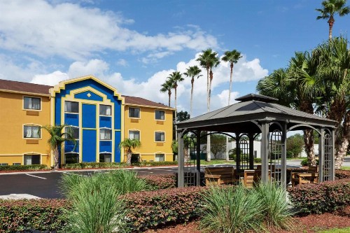 Days Inn by Wyndham Orange Park/Jacksonville - image 36