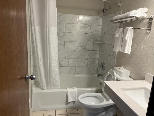 Days Inn by Wyndham Orange Park/Jacksonville - image 43