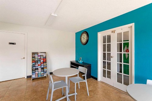 Zen Living Suites Extended Stay - Jacksonville - Orange Park - image 19