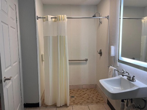 Zen Living Suites Extended Stay - Jacksonville - Orange Park - image 27