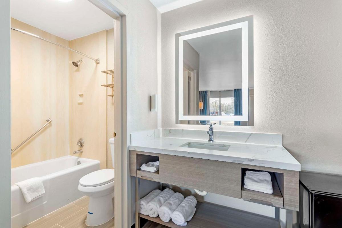 Zen Living Suites Extended Stay - Jacksonville - Orange Park - image 3