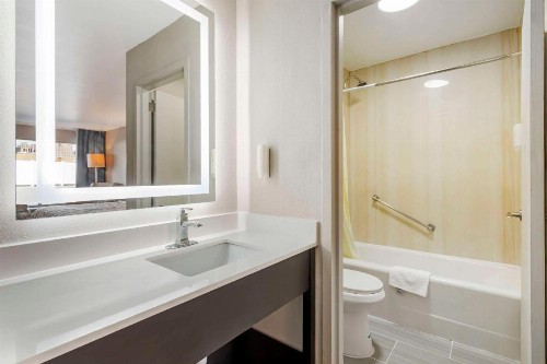 Zen Living Suites Extended Stay - Jacksonville - Orange Park - image 32