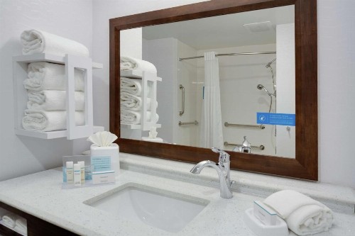 Hampton Inn and Suites Jacksonville/Orange Park FL - image 15