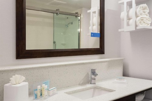Hampton Inn and Suites Jacksonville/Orange Park FL - image 16