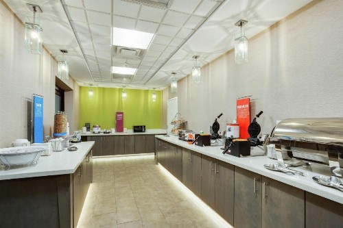 Hampton Inn and Suites Jacksonville/Orange Park FL - image 23
