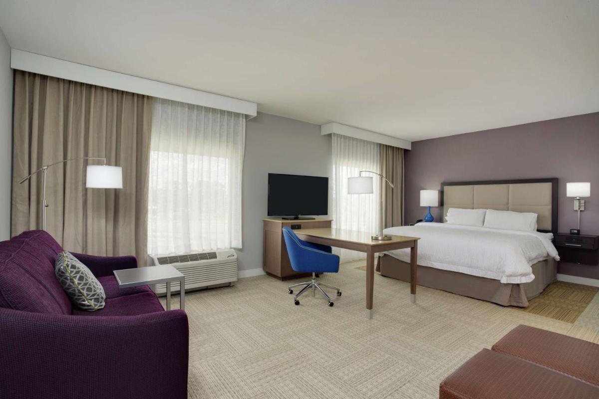 Hampton Inn and Suites Jacksonville/Orange Park FL - image 5