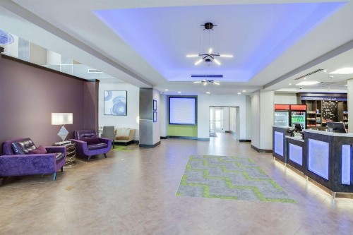 Hampton Inn and Suites Jacksonville/Orange Park FL - image 9