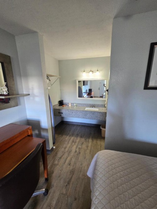 Best Price Motel & Suites - image 21