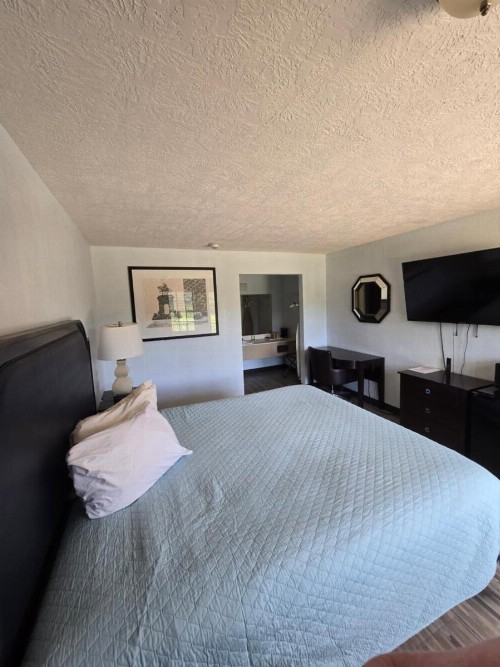 Best Price Motel & Suites - image 29
