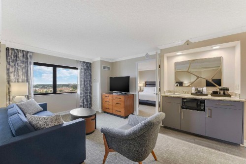 Embassy Suites by Hilton Anaheim-Orange - image 22