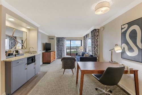 Embassy Suites by Hilton Anaheim-Orange - image 27
