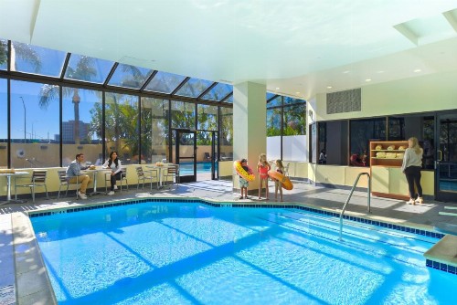 Embassy Suites by Hilton Anaheim-Orange - image 44